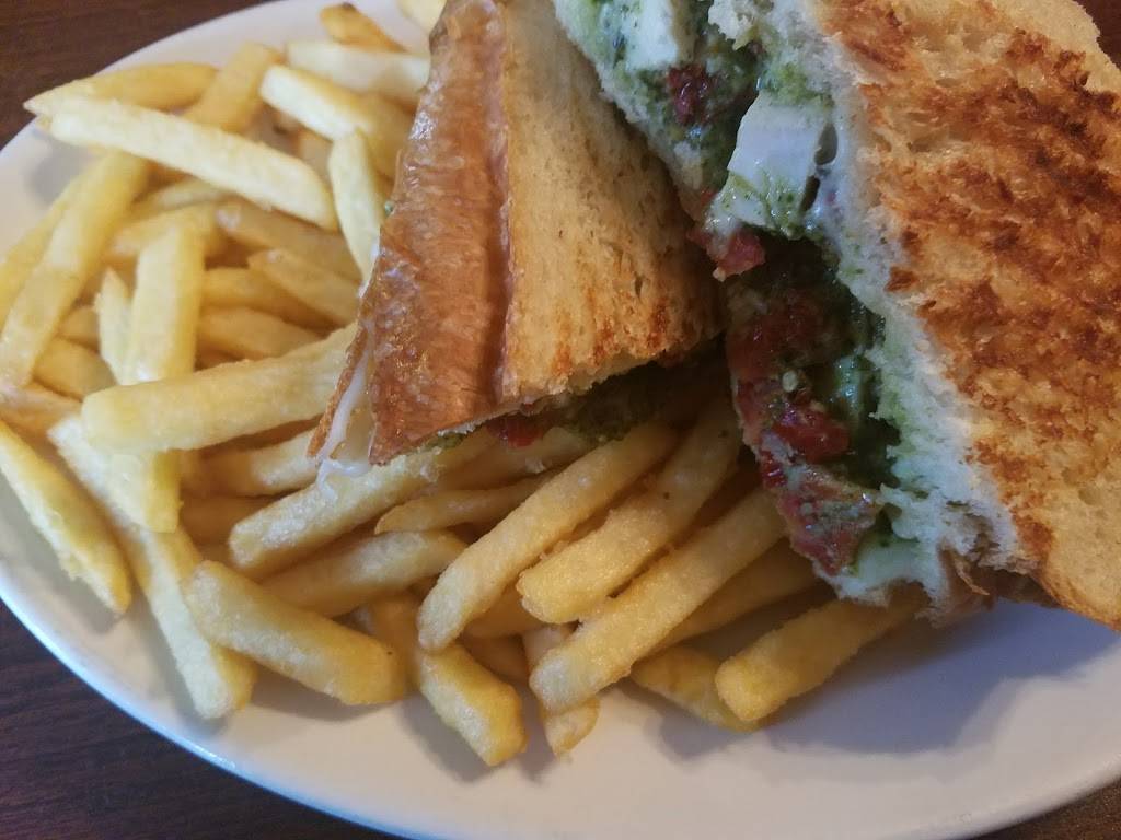 Papa Vs Pizzeria | restaurant | 12 N Main St, Mansfield, PA 16933, USA | 5706622651 OR +1 570-662-2651