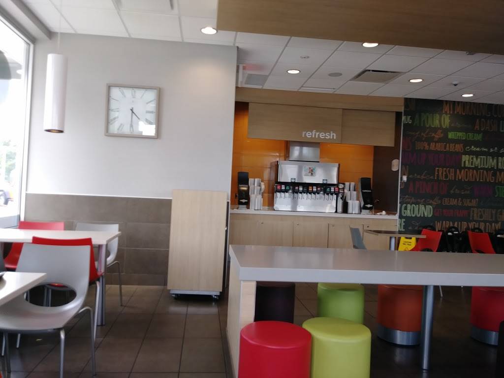 McDonald&#39;s - Cafe | 13050 Tesson Ferry Rd, St. Louis, MO 63128, USA