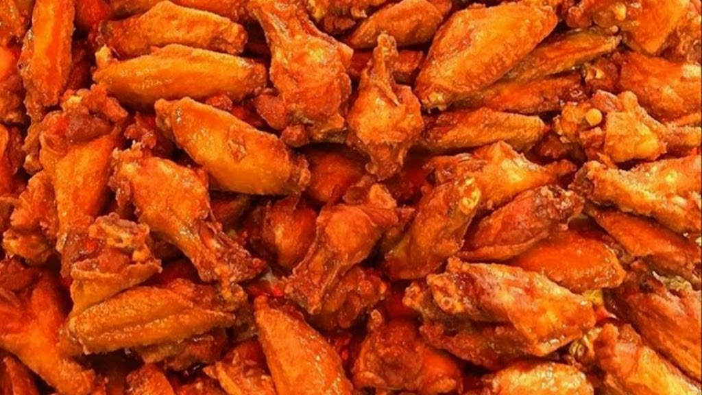 Topp Hats Kickin Chicken | restaurant | 801 W Main St, Atlanta, TX 75551, USA | 9037998886 OR +1 903-799-8886