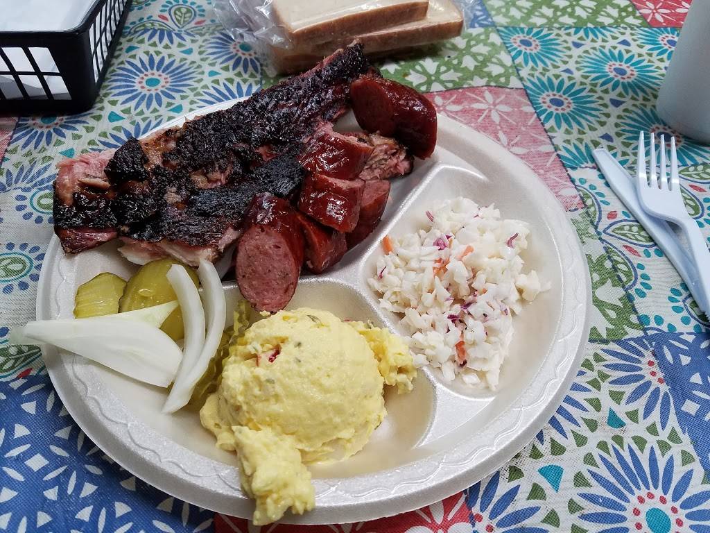 Bennie Js Smoke Pit LLC | restaurant | 621 9th St, Huntsville, TX 77320, USA | 9364399559 OR +1 936-439-9559