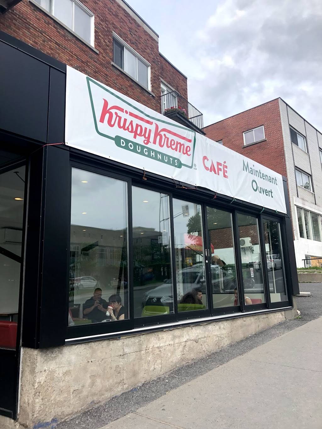 Krispy Kreme Café | bakery | 5737 Chemin de la Côte-des-Neiges, Montréal, QC H3S 1Y7, Canada | 5149034255 OR +1 514-903-4255