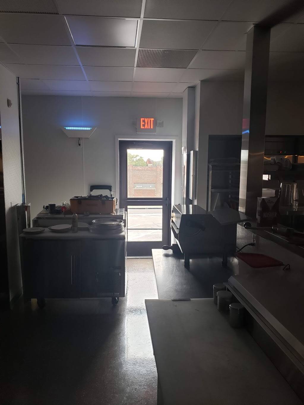 Tower Square Pizza | restaurant | 100-198 E Taylor St, Marion, IL 62959, USA | 6189977992 OR +1 618-997-7992
