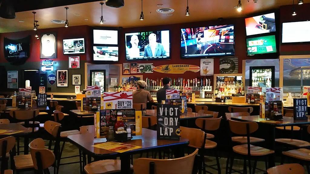 Buffalo Wild Wings Restaurant 1447 Richmond Ave, Staten Island, NY