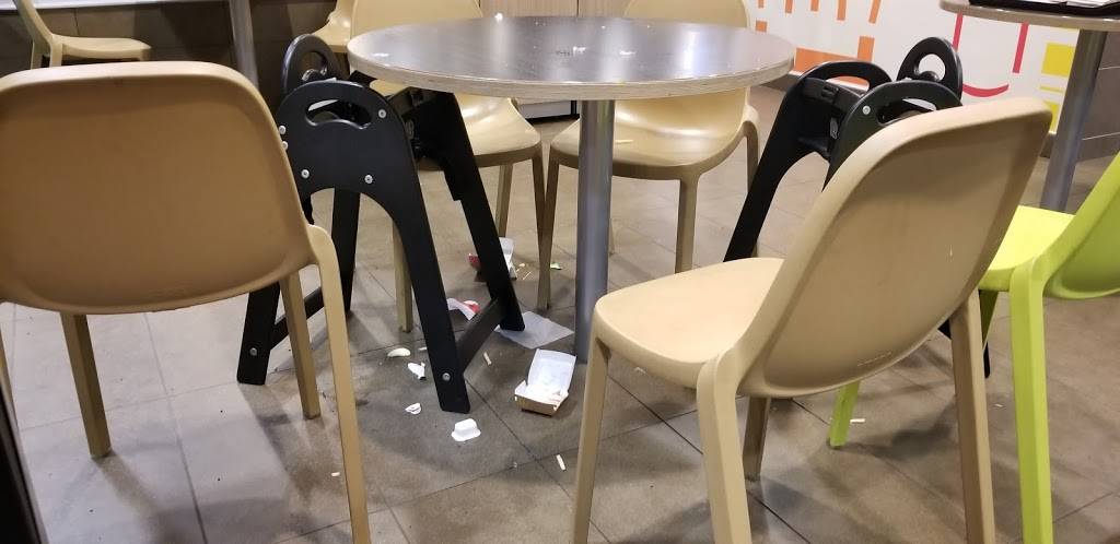 McDonalds | cafe | 2113 Memorial Blvd, Springfield, TN 37172, USA | 6153846177 OR +1 615-384-6177
