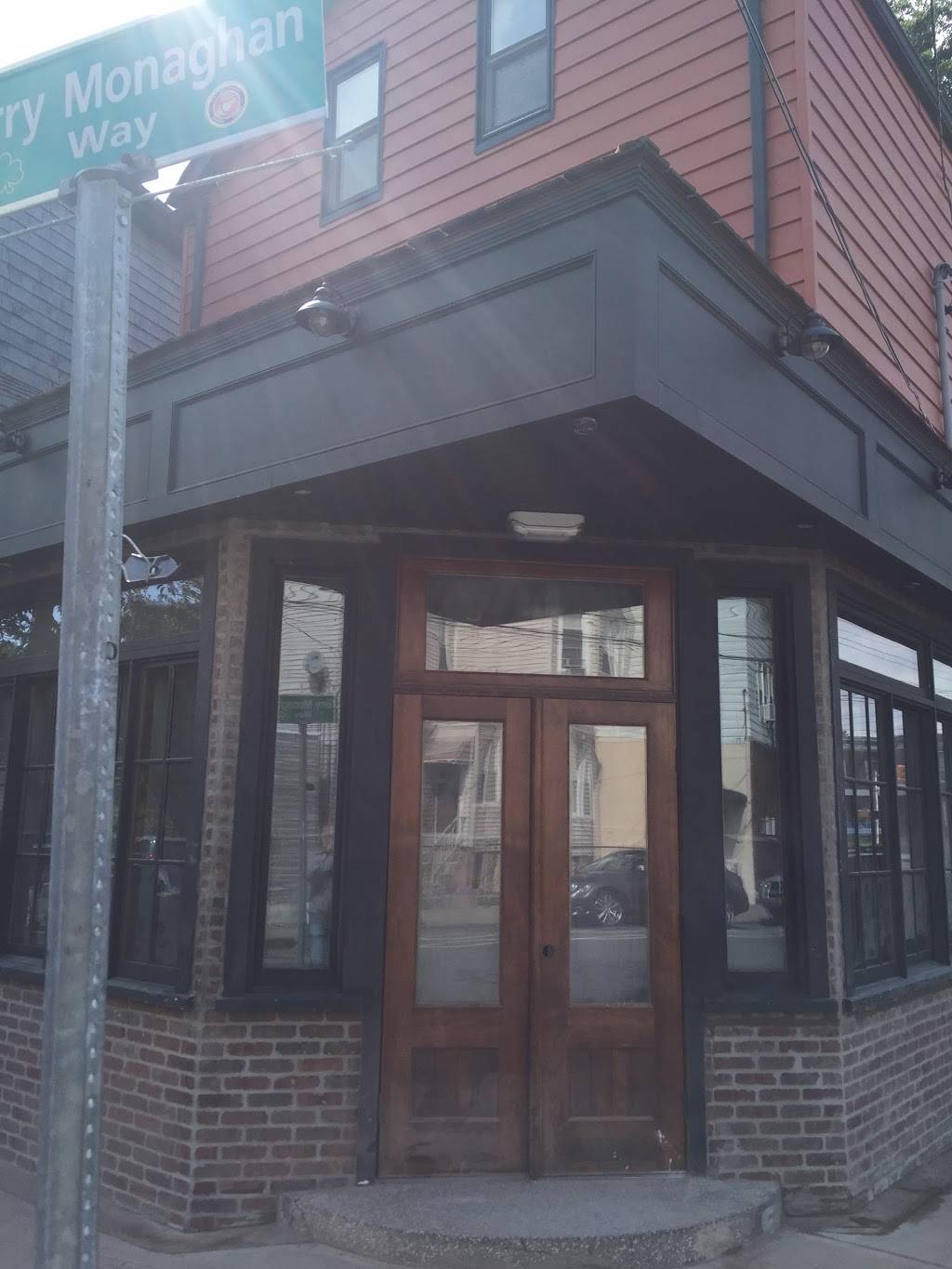 The Hutton Bar & Grill | restaurant | 225 Hutton St, Jersey City, NJ 07307, USA | 2013569169 OR +1 201-356-9169