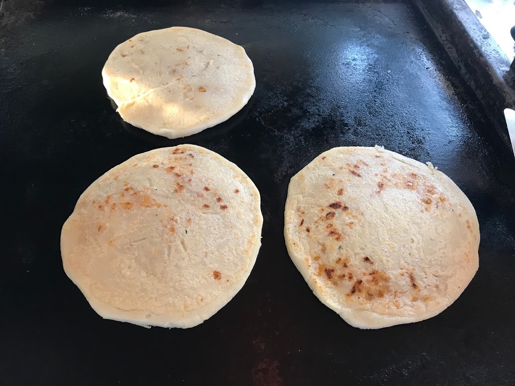Pupuseria Alla Nostra | restaurant | 5457 Cenica St, Rio Grande City, TX 78582, USA | 9568447662 OR +1 956-844-7662