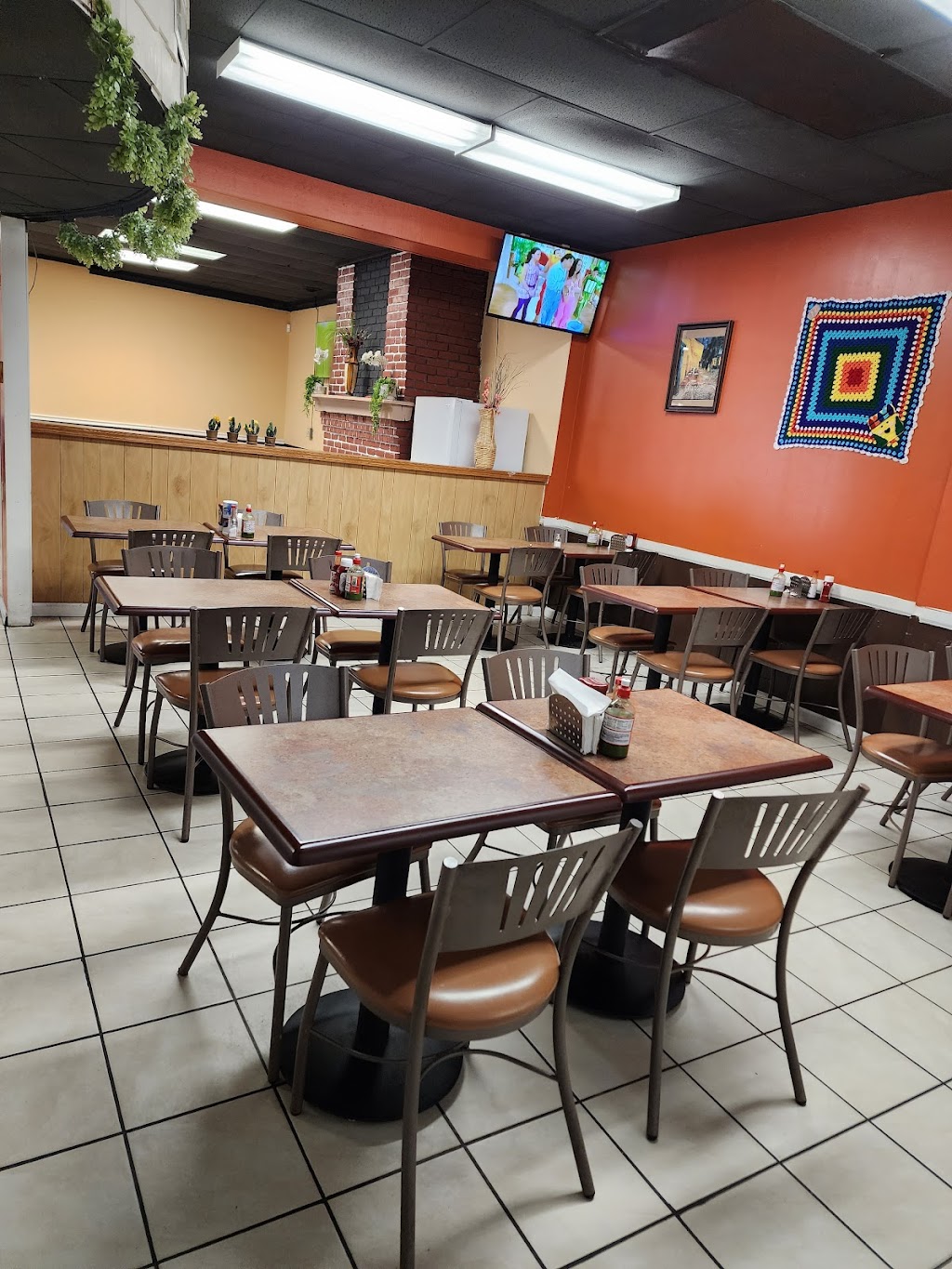 Taqueria Lorenzo Y Tortilleria | restaurant | 222 E 2nd St, Fremont, NE 68025, USA | 4027210806 OR +1 402-721-0806