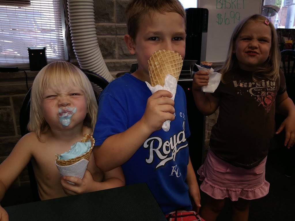 Big Boppers Cafe | restaurant | 520 Main St, Wellsville, KS 66092, USA | 7858839990 OR +1 785-883-9990