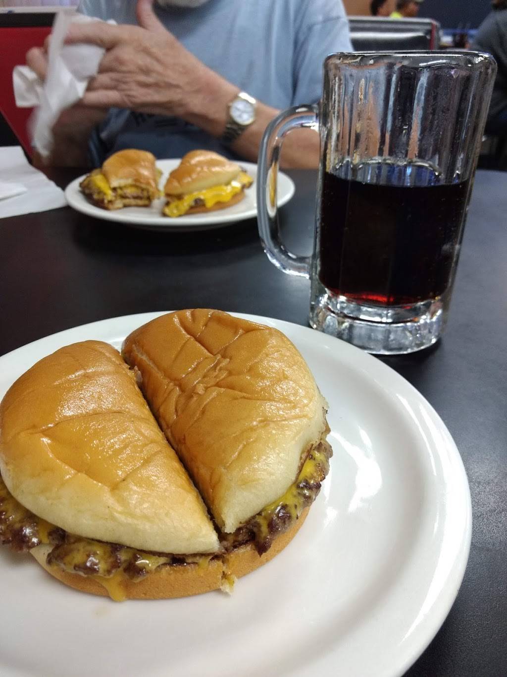 Rons Hamburgers & Chili | restaurant | 1913 S Elm Pl, Broken Arrow, OK 74012, USA | 9184517667 OR +1 918-451-7667