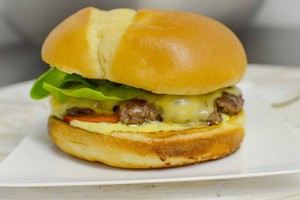 Luther Burger | bakery | 1931 Huguenot Rd, Bon Air, VA 23235, USA | 8044472664 OR +1 804-447-2664