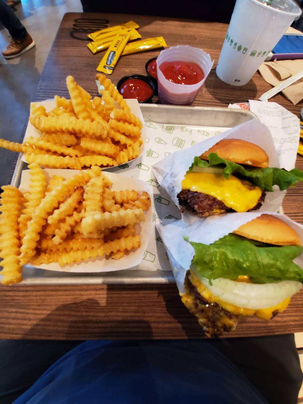 Shake Shack - Restaurant | 190 N Cattlemen Rd UNIT 1, Sarasota, FL ...