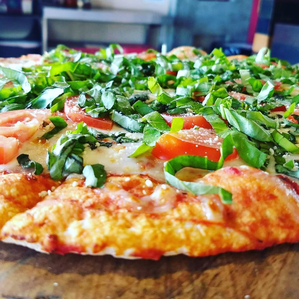 La Stella Pizza El Sauzal | meal delivery | Adolfo López Mateos 110, El Sauzal de Rodriguez, El Sauzal, 21379 Ensenada, B.C., Mexico | 016461747274 OR +52 646 174 7274