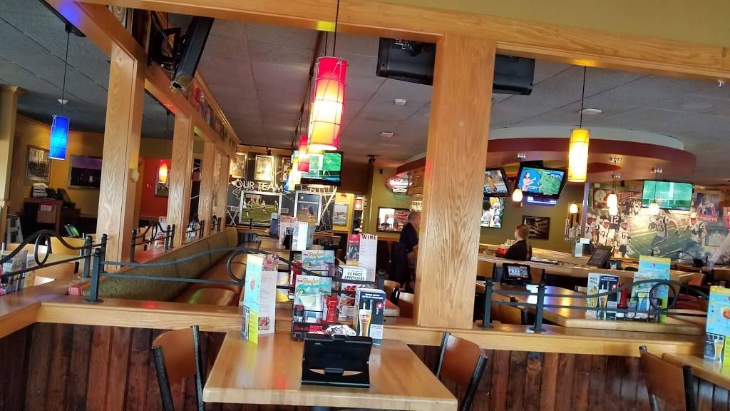 Applebee's Grill + Bar | 349 W Main Rd, Middletown, RI 02842, USA