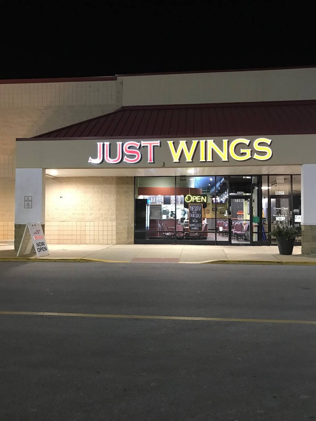 Just Wings Tinley Park IL | restaurant | 15960 Harlem Ave, Tinley Park, IL 60477, USA | 7086208440 OR +1 708-620-8440