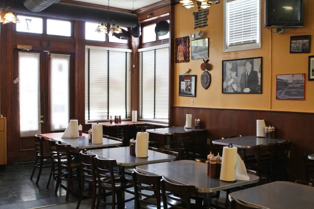 Bogarts Smokehouse | restaurant | 1627 S 9th St, St. Louis, MO 63104, USA | 3146213107 OR +1 314-621-3107