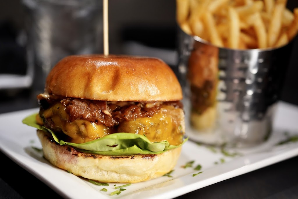 The Hideout Kitchen + Bar | restaurant | 73595 El Paseo suite 2208, Palm Desert, CA 92260, USA | 7606364370 OR +1 760-636-4370