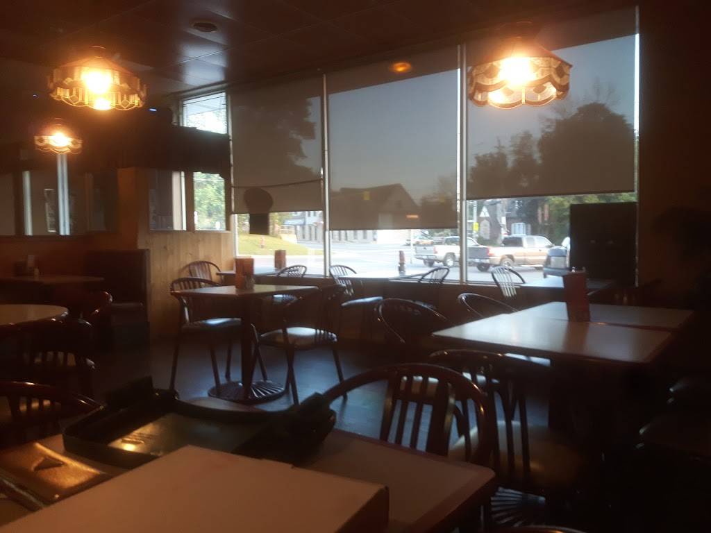 Smithville Pizzeria 110 Brock St, Smithville, ON L0R 2A0, Canada