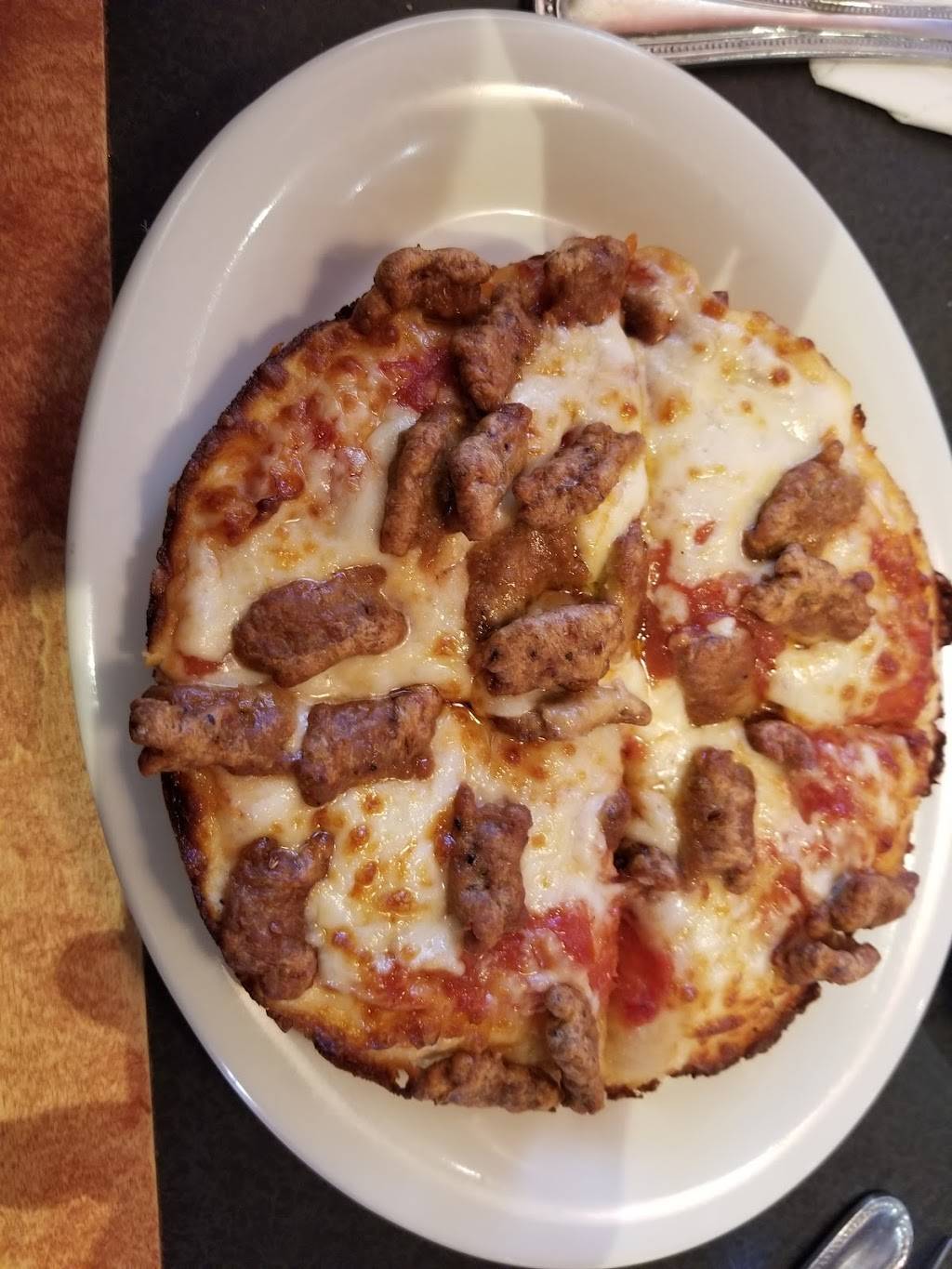 Pizza Hut | restaurant | 1550 Madison Ave, Fort Atkinson, WI 53538, USA | 9205637353 OR +1 920-563-7353