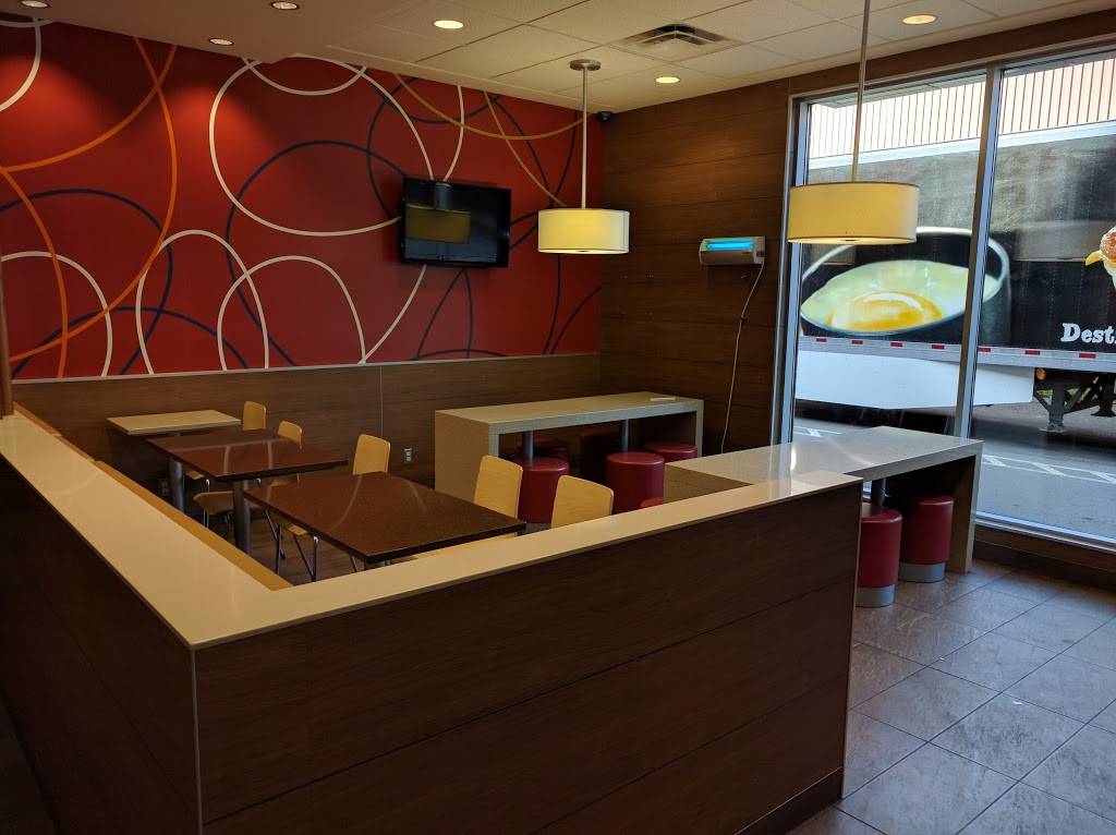 McDonalds | cafe | 379 Rue Child, Coaticook, QC J1A 2B5, Canada | 8198490180 OR +1 819-849-0180