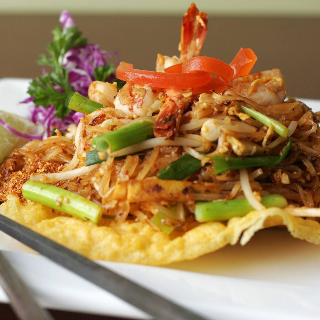 Somkit (Touch of Thai) | restaurant | 214 W 1st St, Dixon, IL 61021, USA | 8152848499 OR +1 815-284-8499