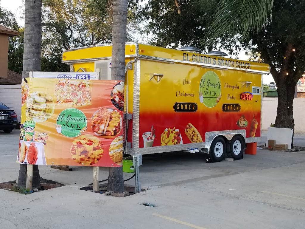 El Gueros Snack Shack | restaurant | 1402 Market St, Laredo, TX 78040, USA | 9566176513 OR +1 956-617-6513