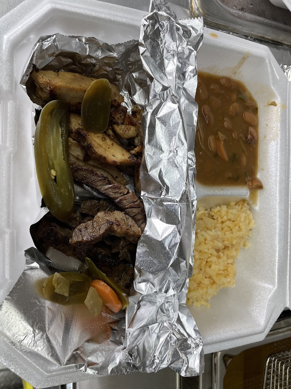 R&R Tacos Burgers & More | restaurant | 2150 Del Rio Blvd, Eagle Pass, TX 78852, USA | 8309656526 OR +1 830-965-6526