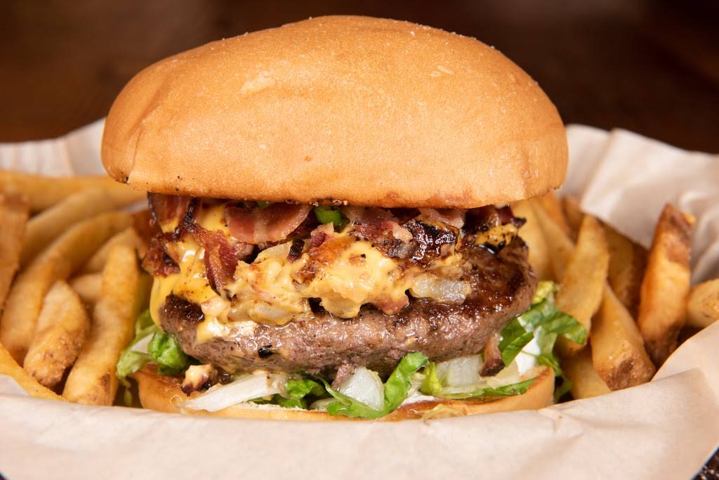 Crooked Pint Ale House | restaurant | 125 1st Ave NE, Faribault, MN 55021, USA | 5074971272 OR +1 507-497-1272