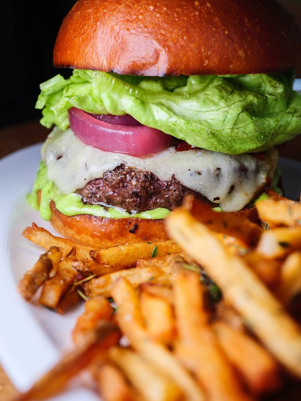 The Glen Tavern | restaurant | 515 Main St, Georgetown, ON L7G 3S9, Canada | 9058777711 OR +1 905-877-7711