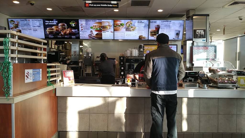 McDonalds | cafe | 43180 Hayes Rd, Clinton Twp, MI 48038, USA | 5862268762 OR +1 586-226-8762