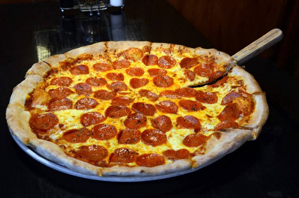 Palace | restaurant | 701 15th Ave, East Moline, IL 61244, USA | 3097559020 OR +1 309-755-9020