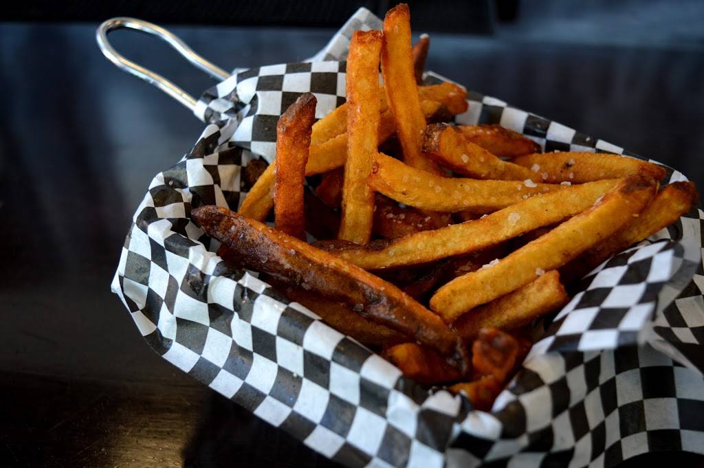 Macs on Hertel | restaurant | 1435 Hertel Ave, Buffalo, NY 14216, USA | 7168336227 OR +1 716-833-6227
