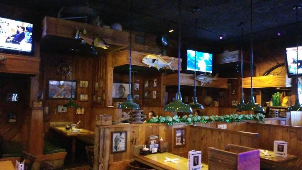 Flanigans Seafood Bar and Grill | restaurant | 2401 10th Ave N, Lake Worth, FL 33461, USA | 5619644666 OR +1 561-964-4666