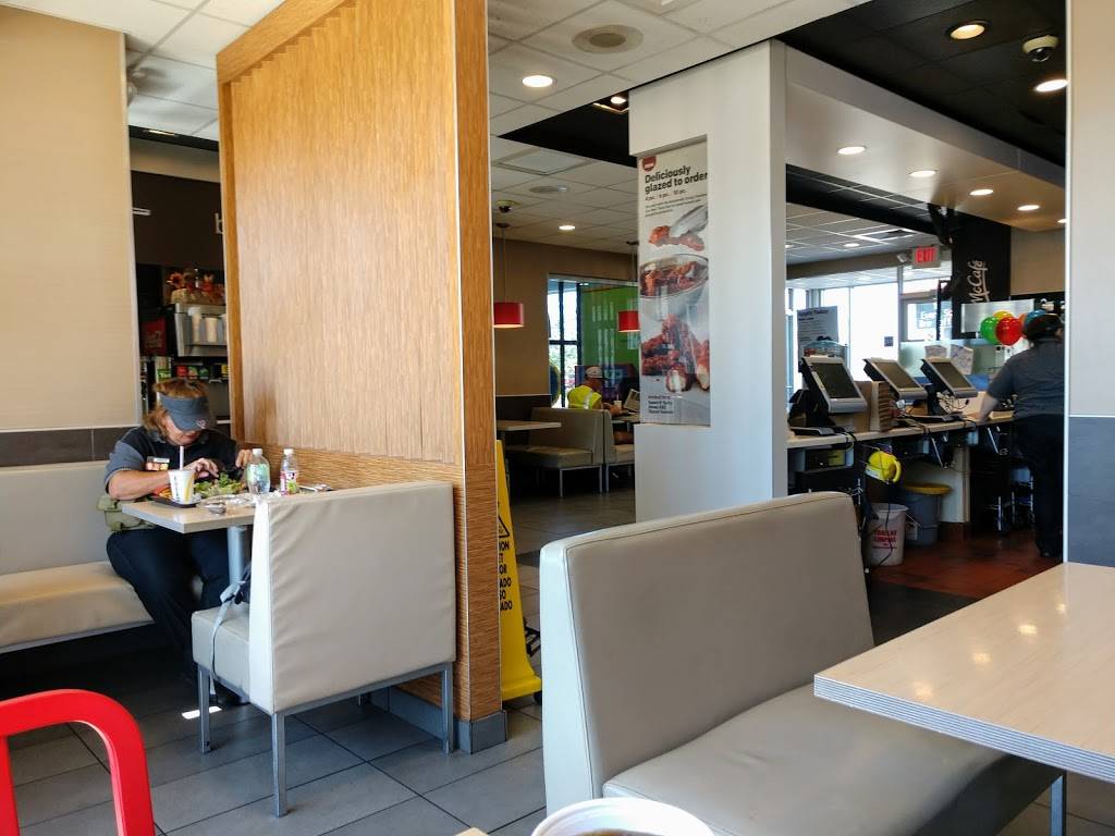 McDonalds | cafe | 1622 Milton Ave, Janesville, WI 53545, USA | 6087527521 OR +1 608-752-7521