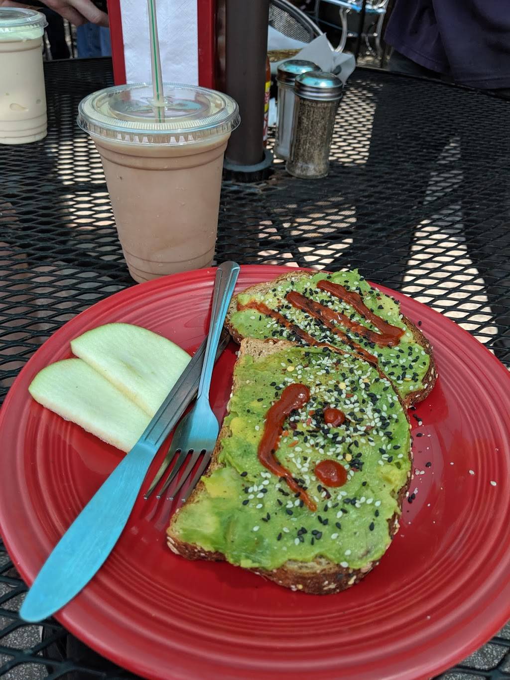 New Moon Cafe | cafe | 116 Laurens St NW, Aiken, SC 29801, USA | 8036437088 OR +1 803-643-7088