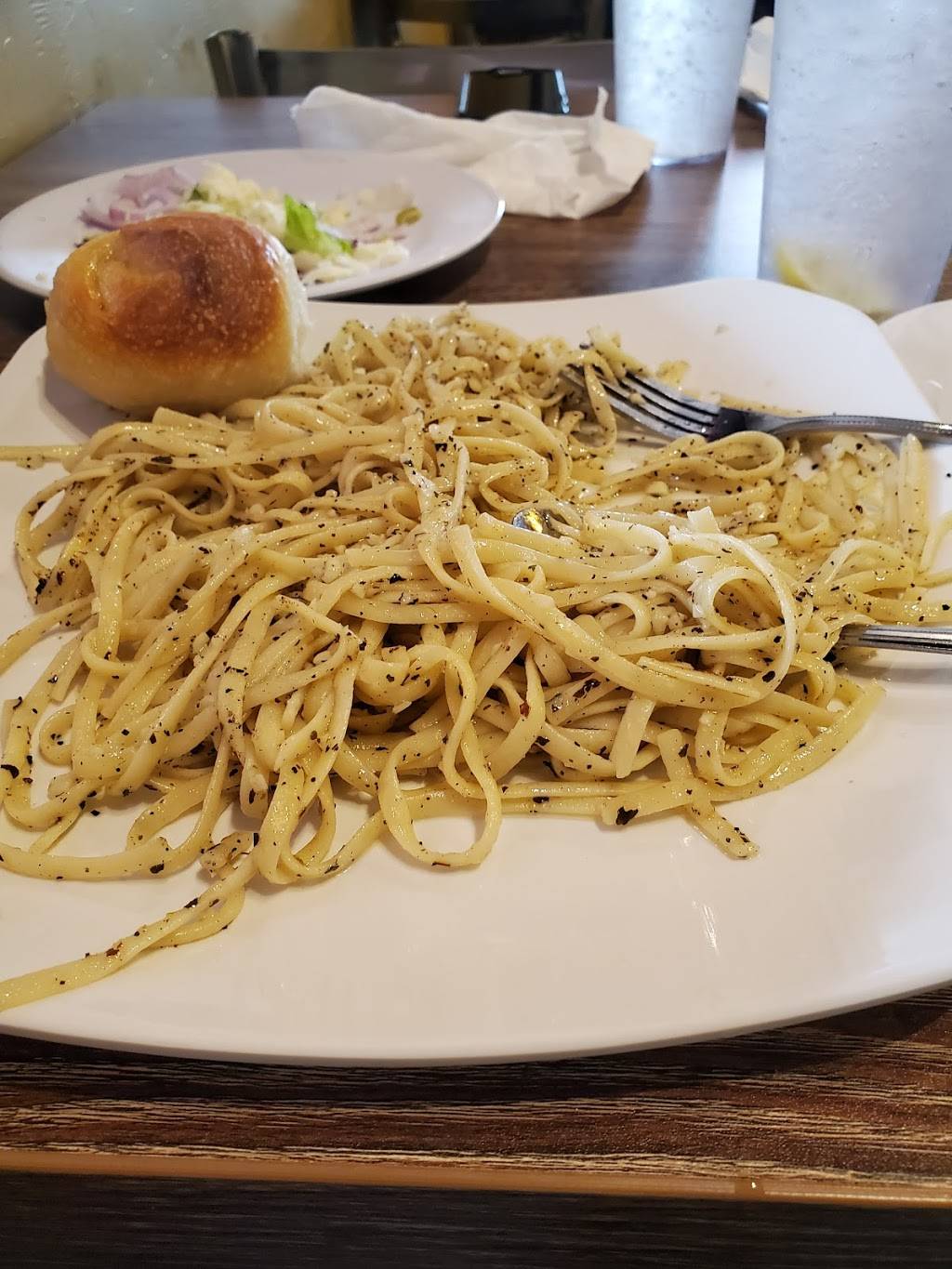 Romas Italian Restaurant | restaurant | 200 S Broadway St, Poteau, OK 74953, USA | 9185642525 OR +1 918-564-2525