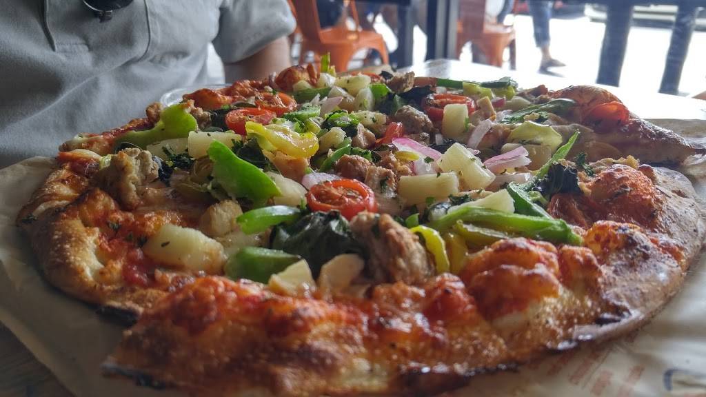 Blaze Pizza | meal takeaway | 13582 Whittier Blvd, Whittier, CA 90605, USA | 5623750490 OR +1 562-375-0490