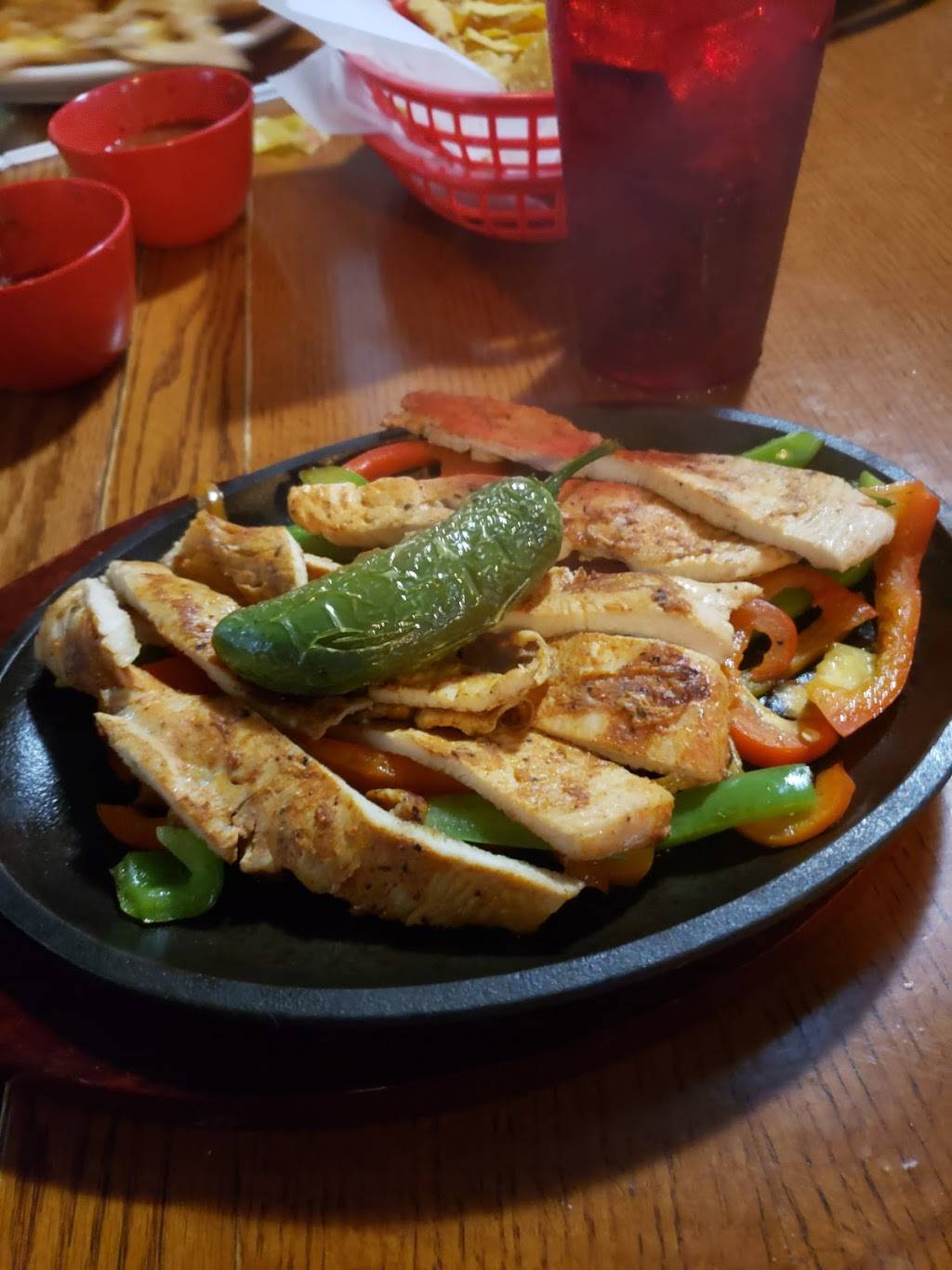 El Charro Mexican Restaurant Bar and Grill | restaurant | 1502 Corsicana Hwy, Hillsboro, TX 76645, USA | 2542835114 OR +1 254-283-5114