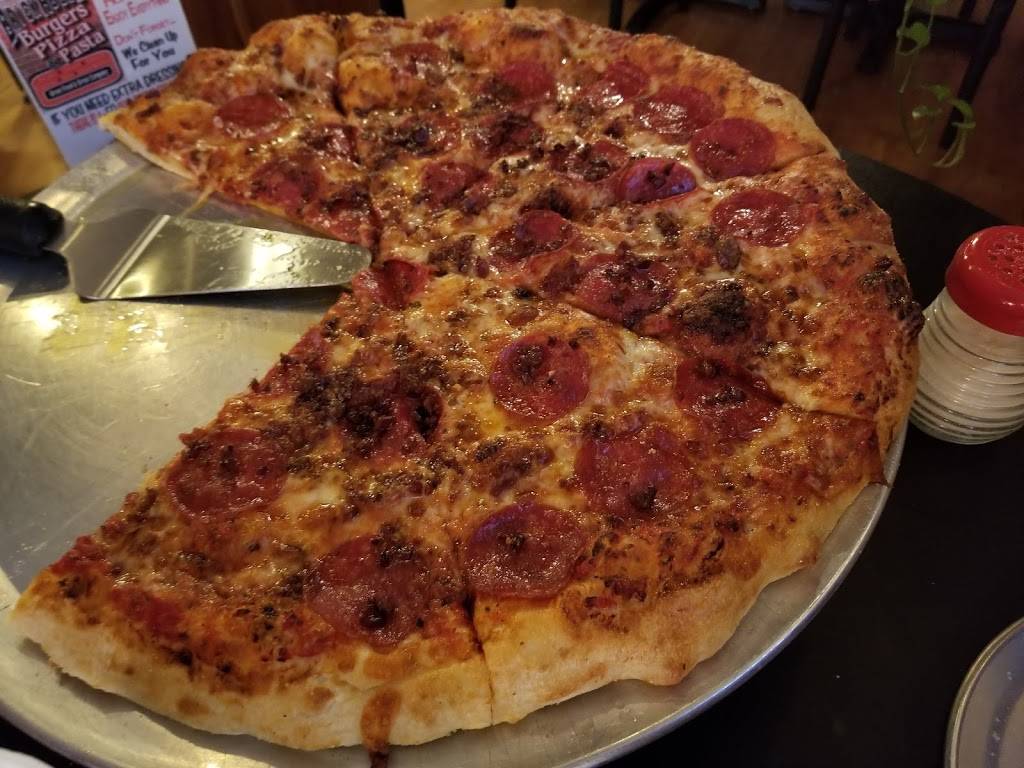 Brickhouse Burgers, Pizza & Pasta | restaurant | 8759 N Main St, Helen, GA 30545, USA | 7068787053 OR +1 706-878-7053