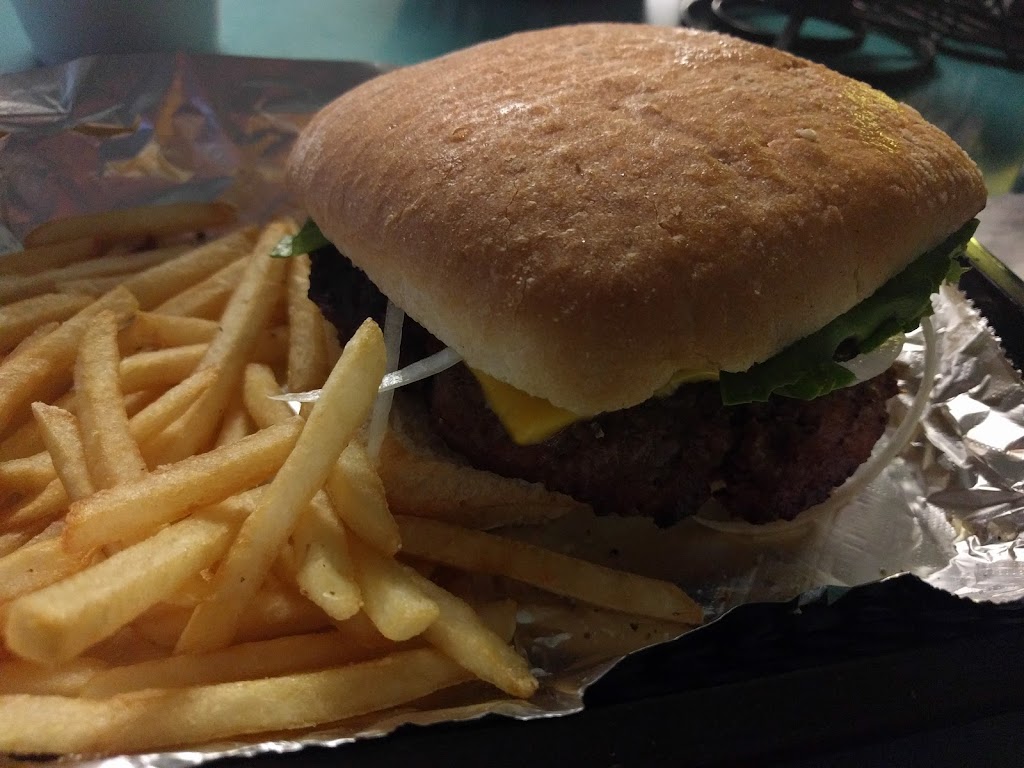 Corner Pocket | restaurant | 402 S Washington St, Du Quoin, IL 62832, USA | 6185423276 OR +1 618-542-3276