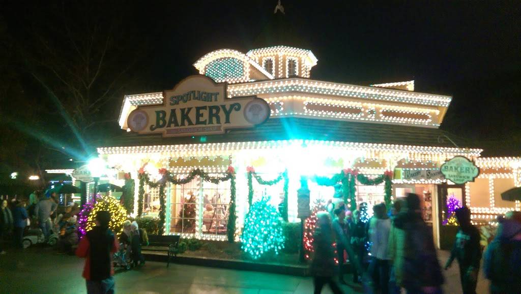 Spotlight Bakery | bakery | 2700 Dollywood Parks Blvd, Pigeon Forge, TN 37863, USA | 8003655996 OR +1 800-365-5996