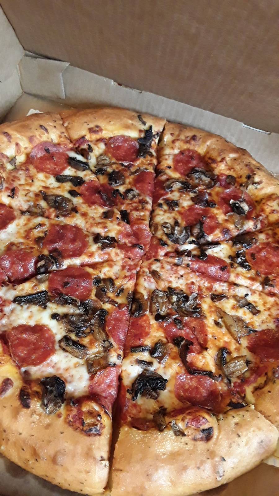 Pizza Hut | meal takeaway | 859 Lombardi Ave, Green Bay, WI 54304, USA | 9204994554 OR +1 920-499-4554