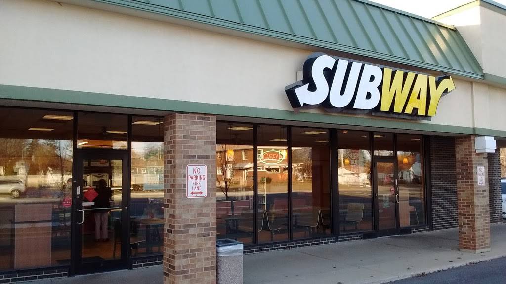 Subway Restaurants | 300 S McLean Blvd, Elgin, IL 60123, USA