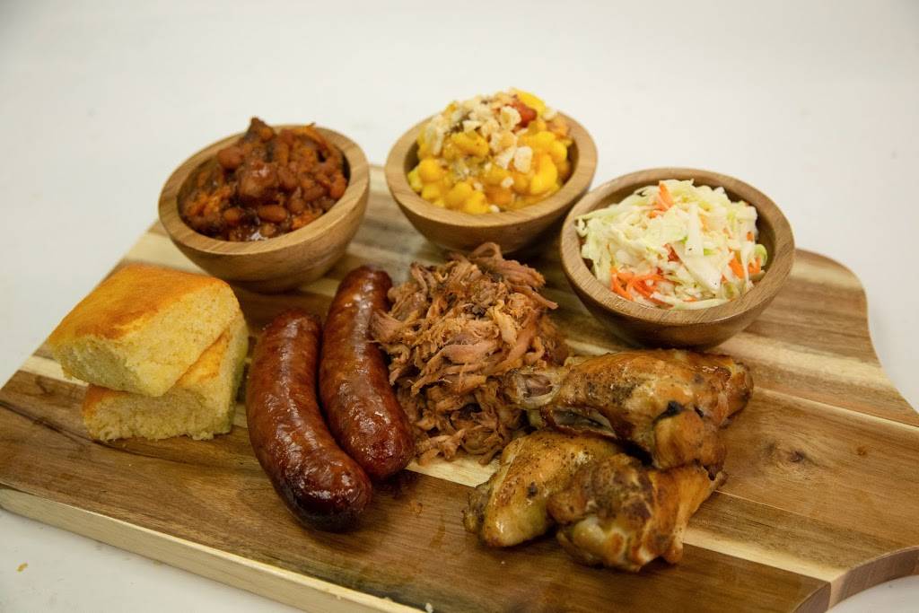 Betty Kayes Smokehouse | meal takeaway | 4668 Cascade Rd SE, Grand Rapids, MI 49546, USA | 6169490240 OR +1 616-949-0240