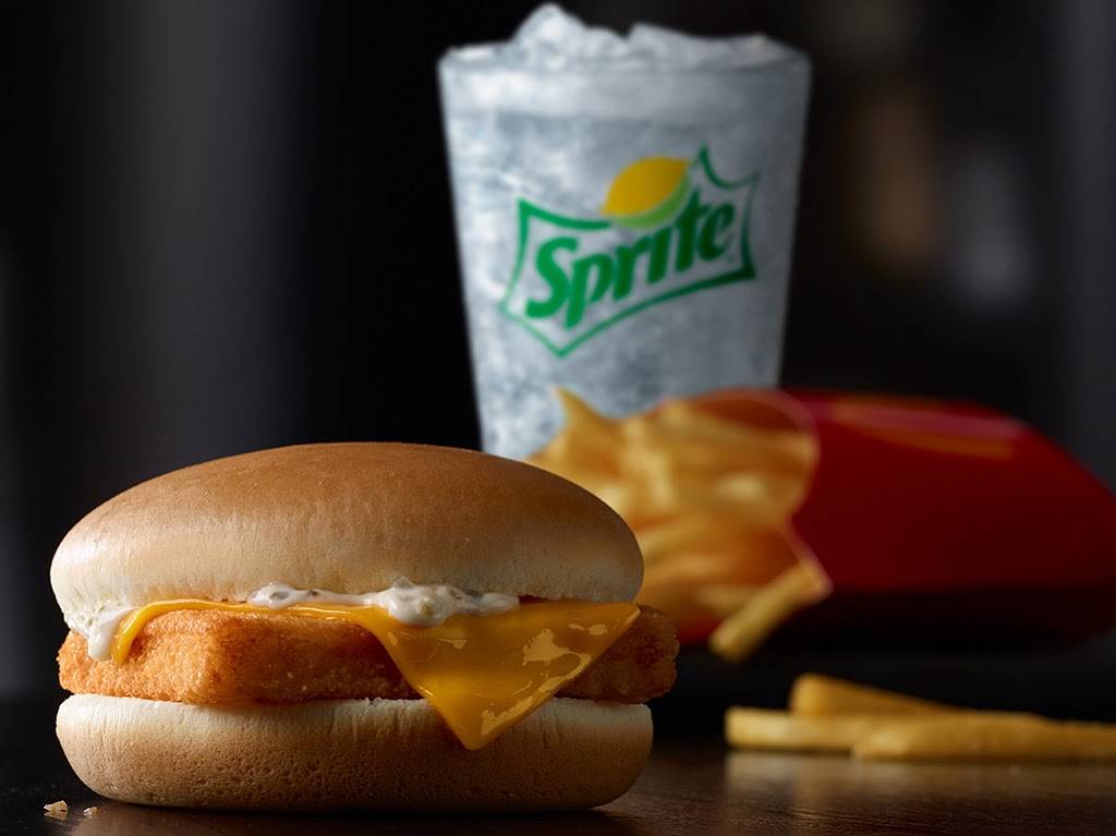 McDonalds | cafe | 220 Dexter L Woods Memorial Blvd, Waynesboro, TN 38485, USA | 9317225550 OR +1 931-722-5550