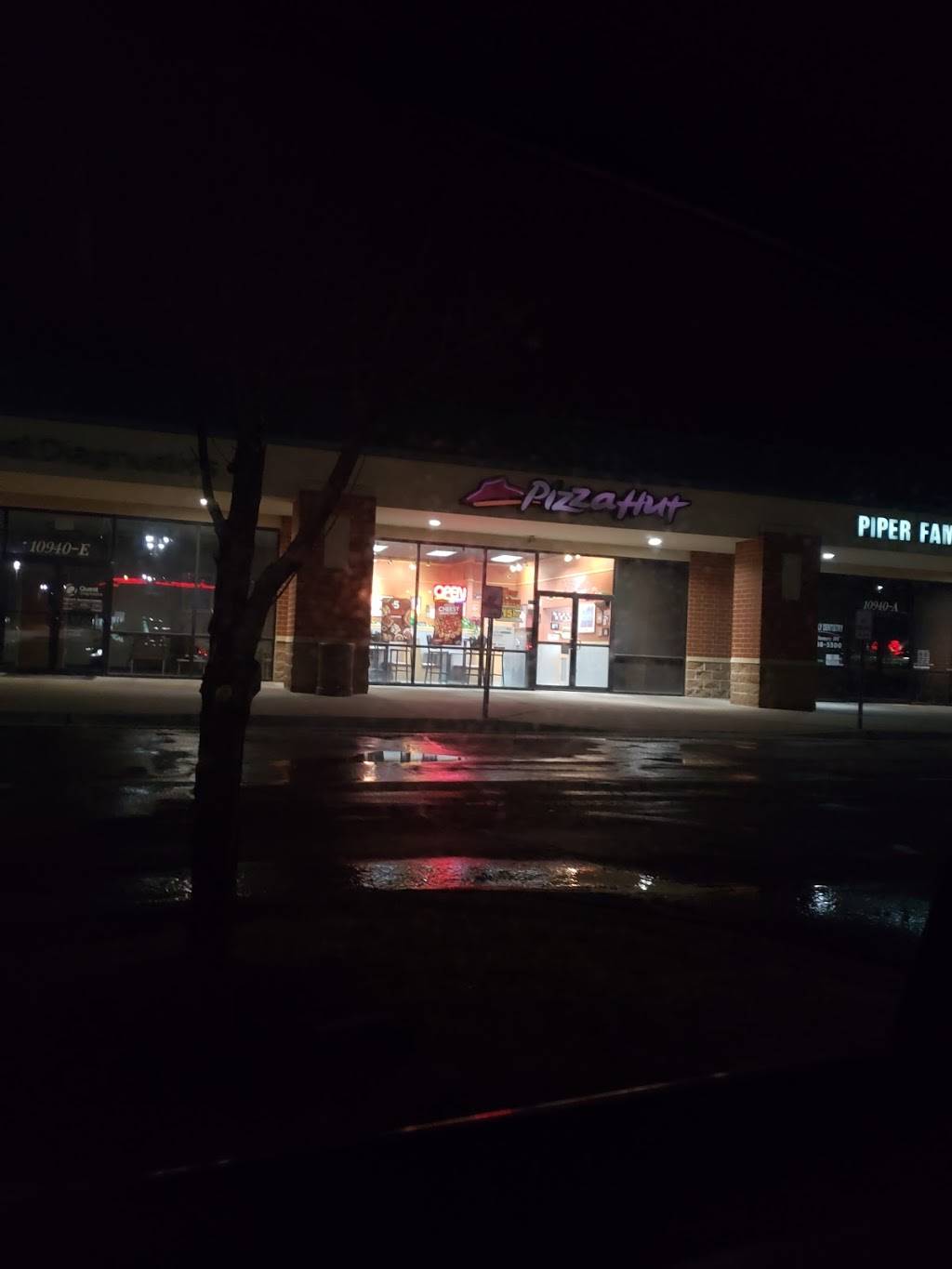 Pizza Hut | meal delivery | 10940 Parallel Pkwy Suite C, Kansas City, KS 66109, USA | 9133342008 OR +1 913-334-2008