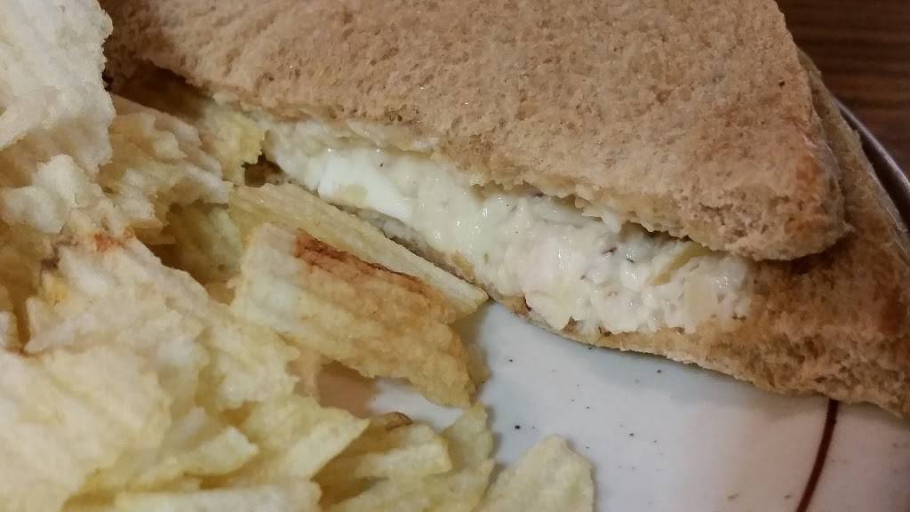 Apple Tree | restaurant | 1100 E 2nd St, Veedersburg, IN 47987, USA | 7652942273 OR +1 765-294-2273