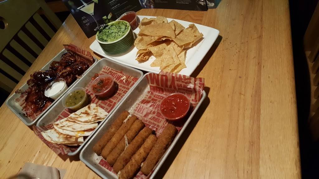 Applebees Grill + Bar | restaurant | 900 Hansen Rd, Green Bay, WI 54304, USA | 9204969095 OR +1 920-496-9095