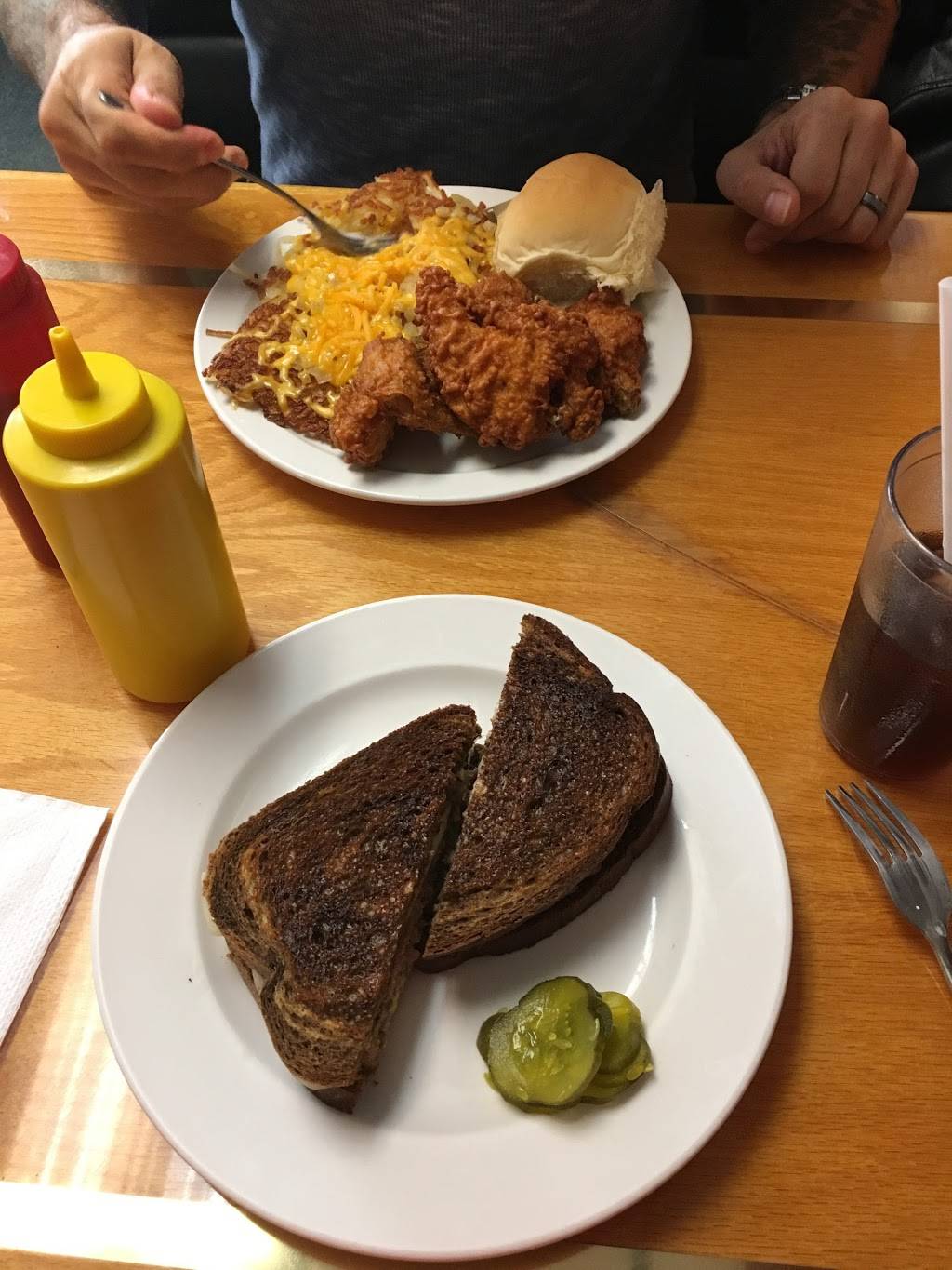 Sugar and Spice Eatery & Deli | bakery | 317 Nora St, Stoughton, WI 53589, USA | 6088739299 OR +1 608-873-9299