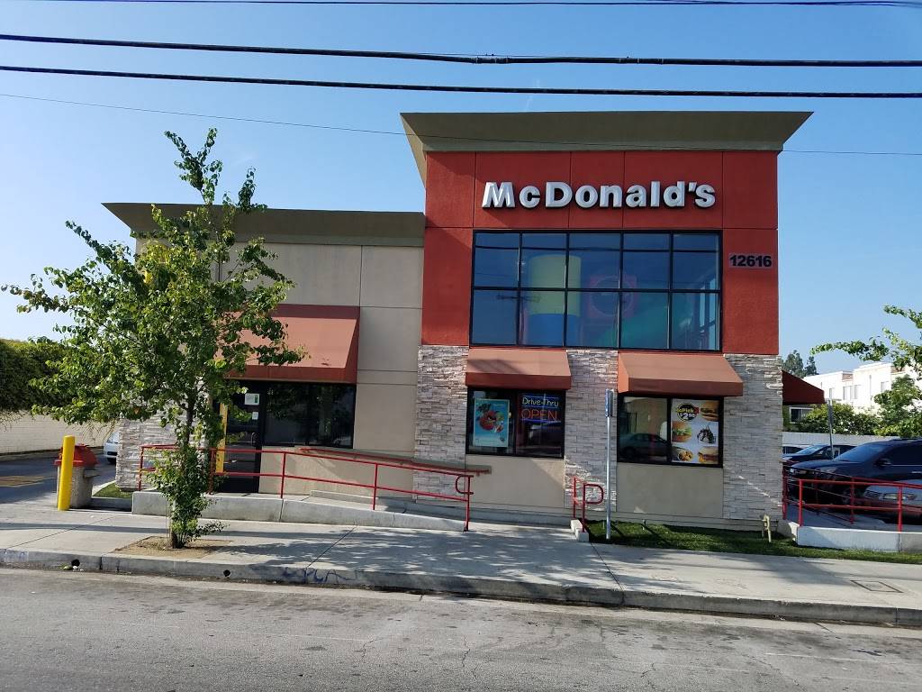 McDonalds | cafe | 12616 Sherman Way, North Hollywood, CA 91605, USA | 8189824304 OR +1 818-982-4304