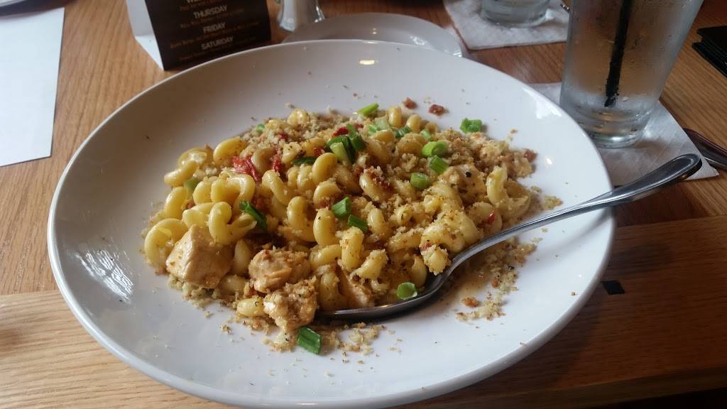 Cascade Roadhouse | restaurant | 6817 Cascade Rd SE, Grand Rapids, MI 49546, USA | 6162597439 OR +1 616-259-7439